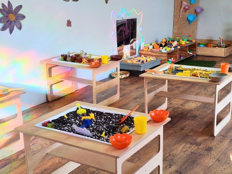 Children playing at Pop-In Play sensory session